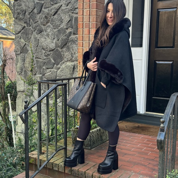 Fabulous Oversized Faux Fur Hooded Cap Jacket - Picture 2 of 5